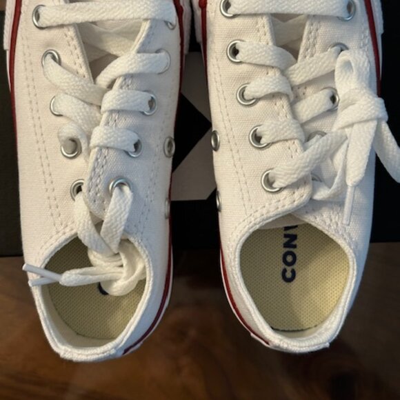 Brand New Little Kids Converse Chuck Taylor All Star Canvas, Size 11 - Picture 3 of 7